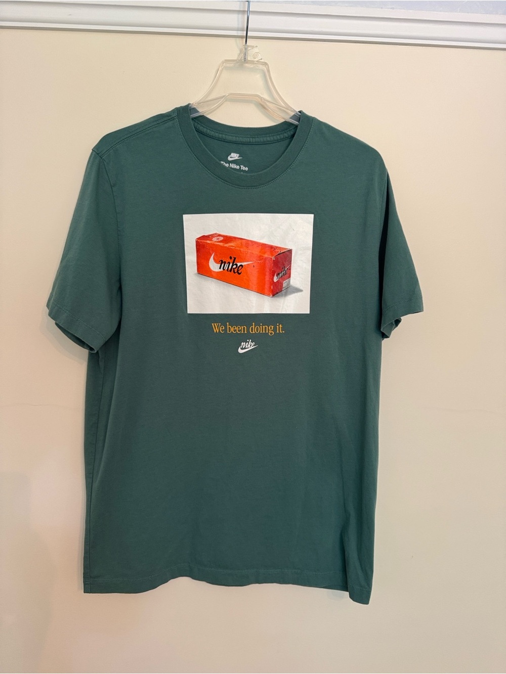 BUNDLE- Nike Graphic Tees - Picture 9 of 16